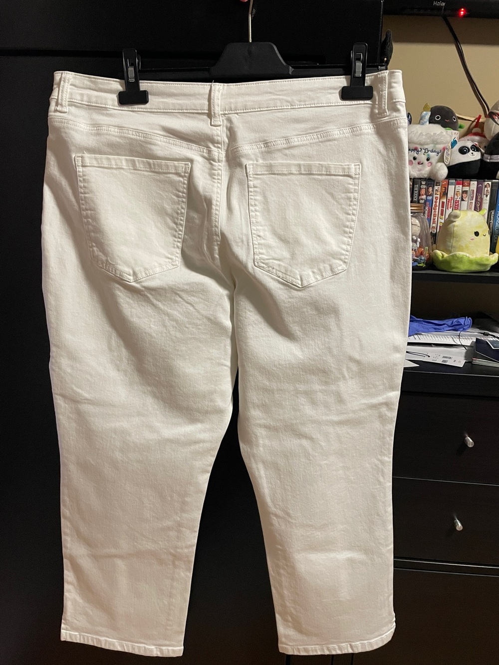 Melanie Lyn White Women’s Capri Jeans